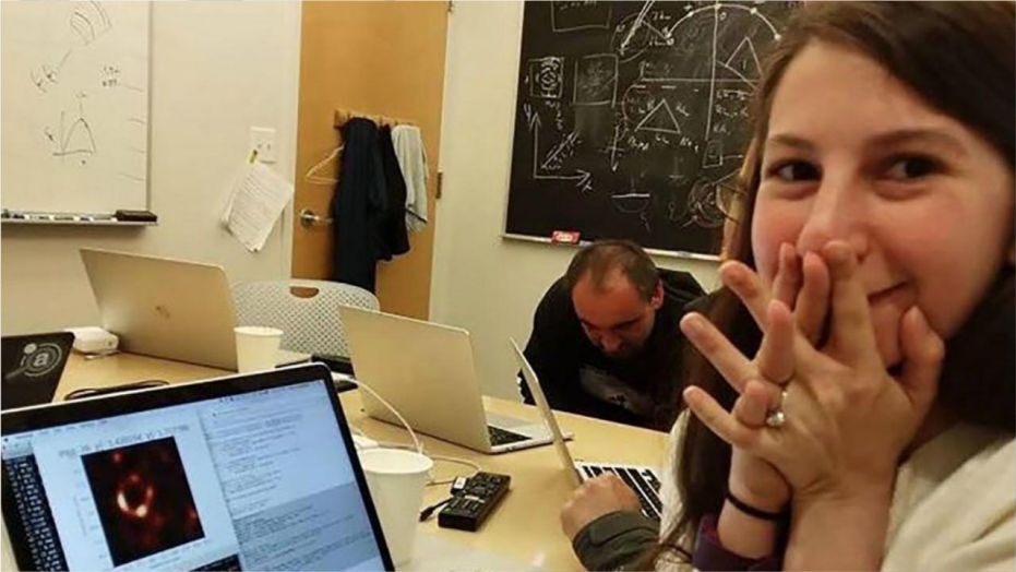 dr. katie bouman yang menemukan algoritme menangkap blackhole lulusan MIT