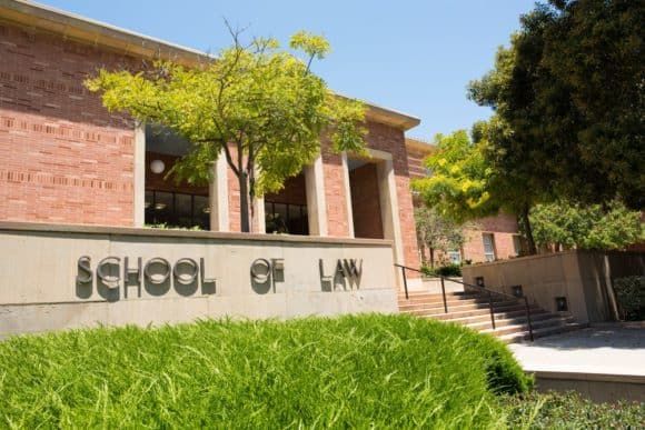 daftar universitas terbaik jurusan hukum di amerika 