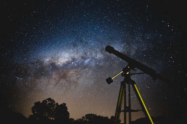 Telescope facing the night sky.
